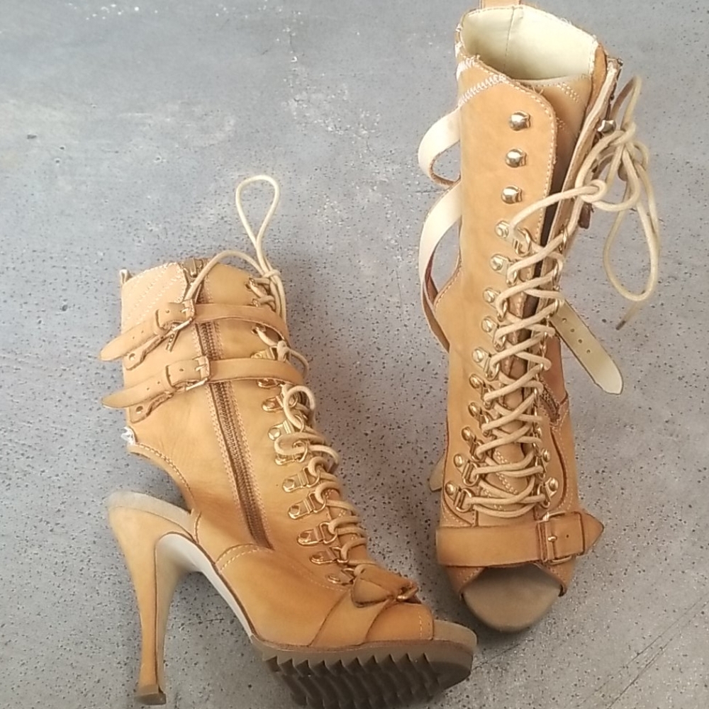 Super Cute Lace-Up Boots